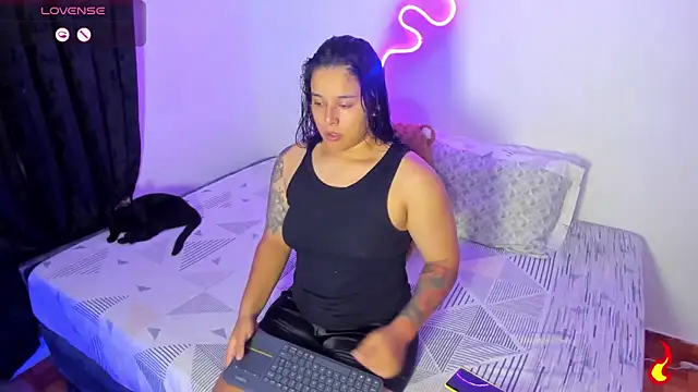 Dilan and Mia online show from May 2026 03:46:02 AM