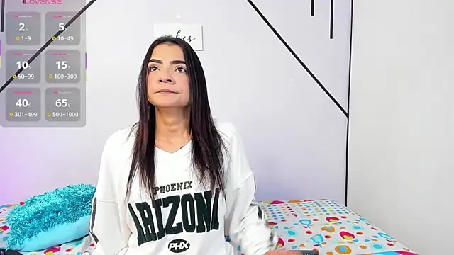 MiahCornell  online show from December 2025 07:56:02 PM