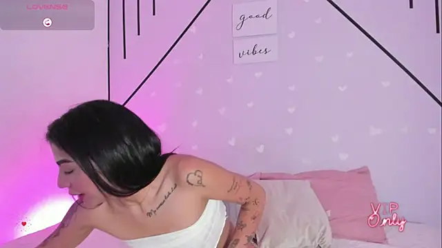 Snapshot of MiahCornell_ chatting on February 2026 07:31:02 PM MiahCornell online show from February 2026 07:31:02 PM