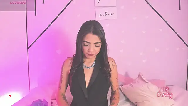 Snapshot of MiahCornell_ chatting on February 2026 08:42:02 PM MiahCornell online show from February 2026 08:42:02 PM