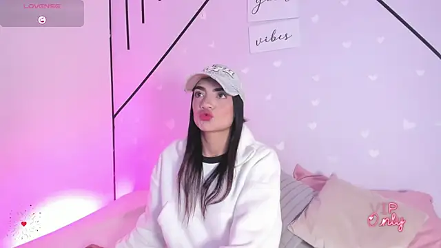 Snapshot of MiahCornell_ chatting on March 2026 08:04:01 PM MiahCornell online show from March 2026 08:04:01 PM