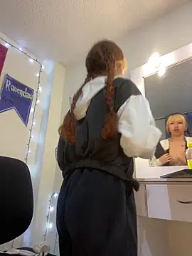 Sallem Pink online show from October 2025 11:56:02 PM