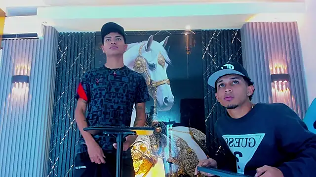 Dominic Max  online show from November 2025 05:07:02 AM