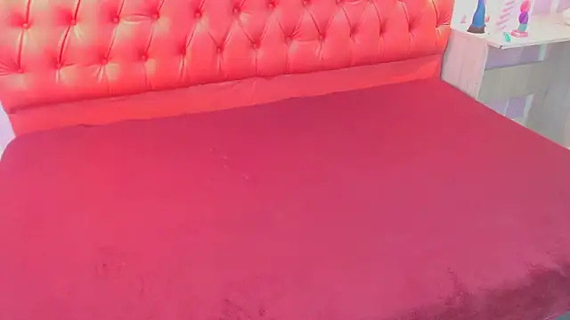 Bunny Petit online show from October 2025 12:47:02 PM