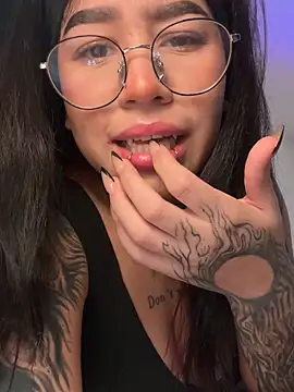 Liz rogers x online show from December 2025 04:10:01 AM