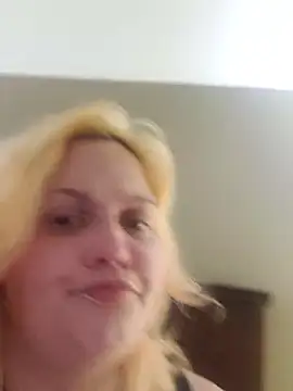 Snapshot of Jynxthefoxyfuck chatting on November 2025 07:25:01 PM Jynxthefoxyfuck online show from November 2025 07:25:01 PM