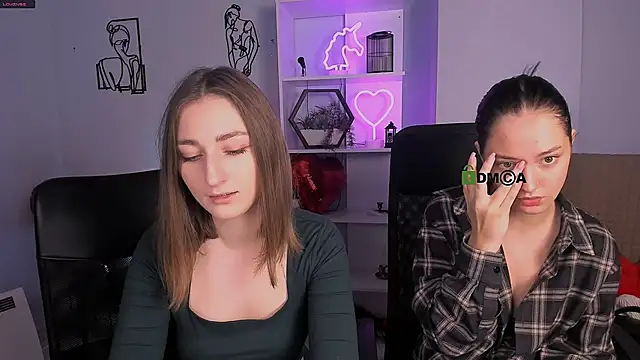 eva smiith  online show from November 2025 06:38:02 AM