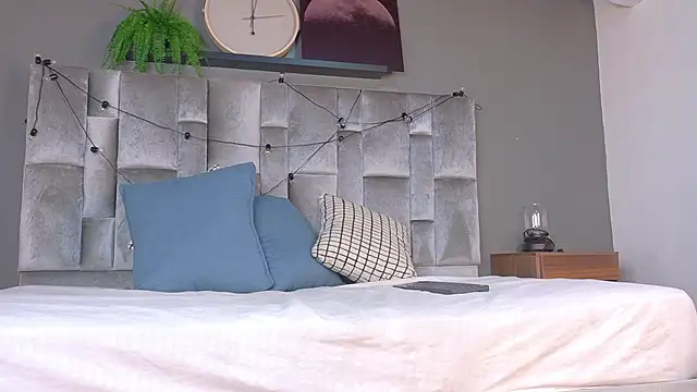 RiriiBrunette   online show from February 2026 12:04:02 PM