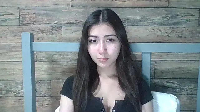 Virginia Hicks online show from December 2025 04:14:01 PM