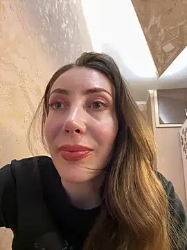 HellaryTourent online show from May 2026 04:15:02 PM