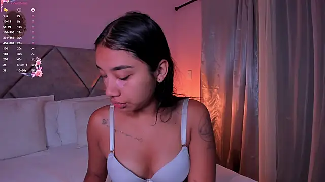 Snapshot of MissPocahontass chatting on September 2025 11:33:01 AM MissPocahontass online show from September 2025 11:33:01 AM