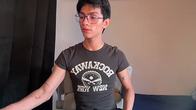 Snapshot of Angel_bunny2 chatting on November 2025 03:29:02 AM Angel bunny2 online show from November 2025 03:29:02 AM