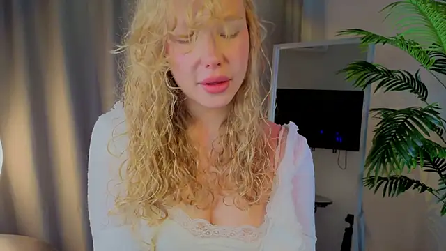 Snapshot of emilyshepar_d chatting on October 2025 02:37:02 AM emilyshepar d online show from October 2025 02:37:02 AM