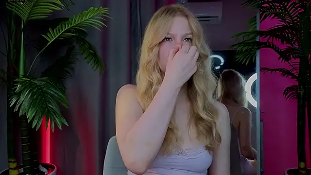 Snapshot of emilyshepar_d chatting on February 2026 06:01:02 AM emilyshepar d online show from February 2026 06:01:02 AM