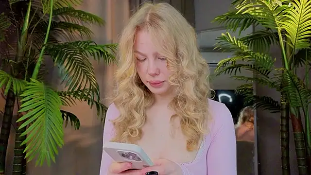 Snapshot of emilyshepar_d chatting on March 2026 02:50:02 AM emilyshepar d online show from March 2026 02:50:02 AM