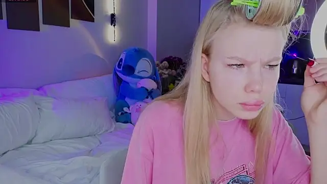 Snapshot of emilyshepar_d chatting on April 2026 02:12:02 AM emilyshepar d online show from April 2026 02:12:02 AM