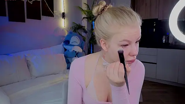 Snapshot of emilyshepar_d chatting on April 2026 02:18:01 AM emilyshepar d online show from April 2026 02:18:01 AM
