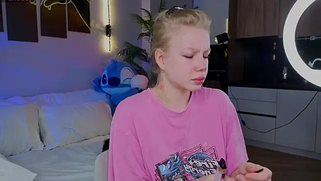 Snapshot of emilyshepar_d chatting on April 2026 01:42:02 AM emilyshepar d online show from April 2026 01:42:02 AM