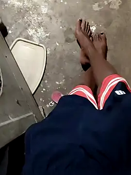 Snapshot of RAYI_Queen_4 chatting on December 2025 01:53:01 PM RAYI Queen 4 online show from December 2025 01:53:01 PM