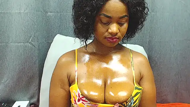 Snapshot of HornyEbony4u chatting on October 2025 04:16:02 PM HornyEbony4u online show from October 2025 04:16:02 PM