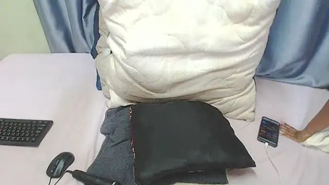 HornyEbony4u online show from December 2025 02:01:02 PM