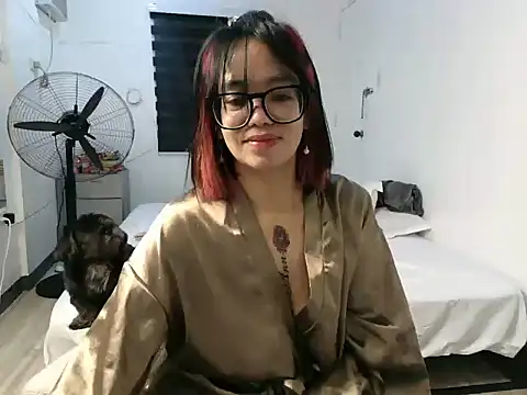 eattmebabyy online show from June 2026 10:47:02 AM