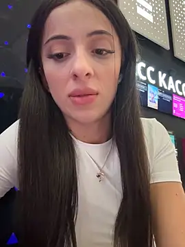 Yesmoree online show from September 2025 02:16:01 PM