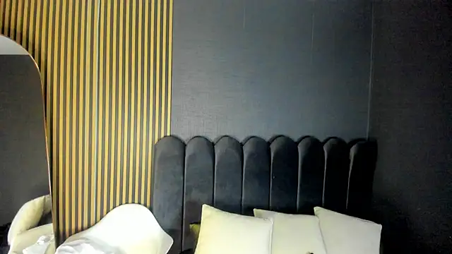 Snapshot of Gina_77 chatting on October 2025 12:04:02 PM Gina 77 online show from October 2025 12:04:02 PM