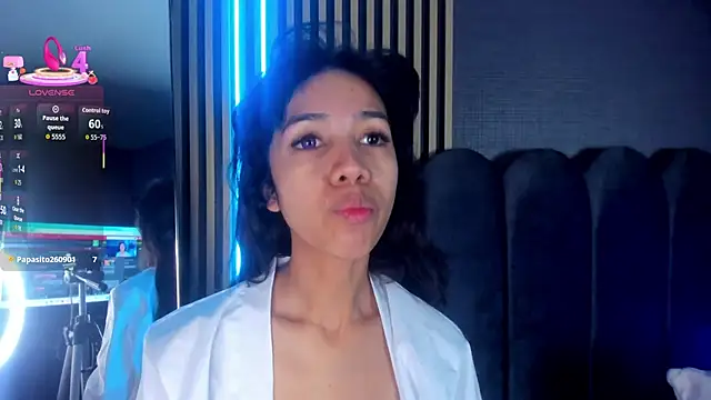 Snapshot of Gina_77 chatting on November 2025 12:40:02 PM Gina 77 online show from November 2025 12:40:02 PM