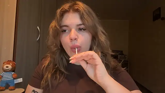 sunshinyflash online show from February 2026 01:38:01 PM