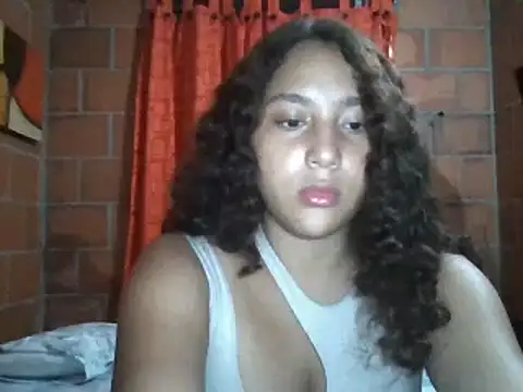 Snapshot of AnaisVelvet11 chatting on October 2025 01:01:02 AM AnaisVelvet11 online show from October 2025 01:01:02 AM