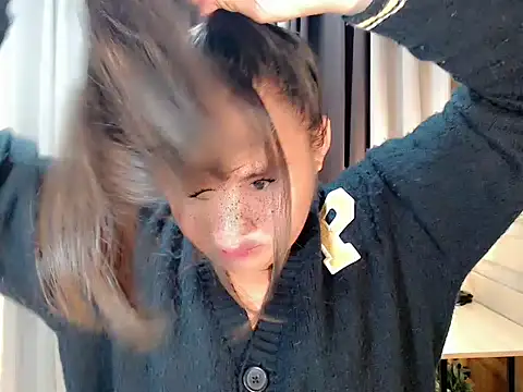 Snapshot of ursexy_ceciliaxx chatting on September 2025 05:46:02 PM ursexy ceciliaxx online show from September 2025 05:46:02 PM