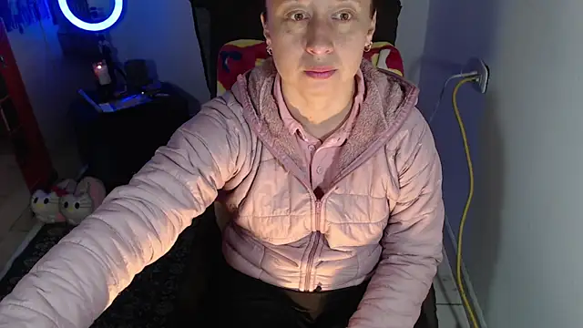 Snapshot of Milf_Valeria chatting on September 2025 04:01:02 PM Milf Valeria online show from September 2025 04:01:02 PM