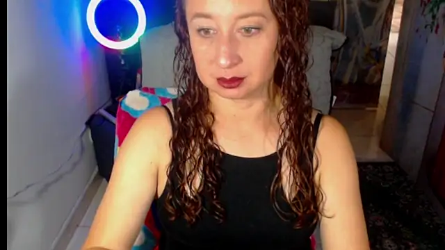 Snapshot of Milf_Valeria chatting on October 2025 02:50:01 PM Milf Valeria online show from October 2025 02:50:01 PM