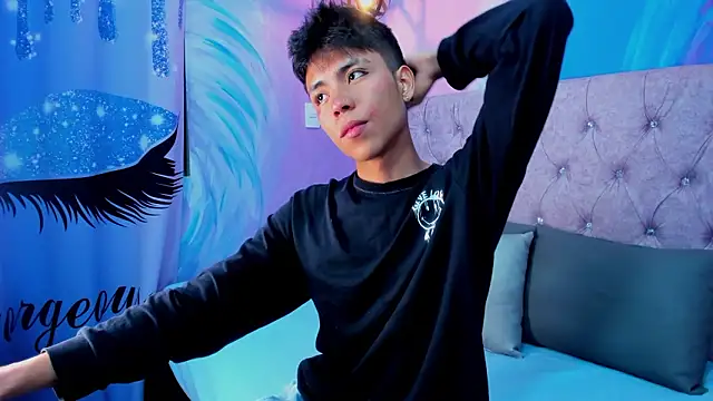 MaxiWildd online show from March 2026 01:06:02 PM