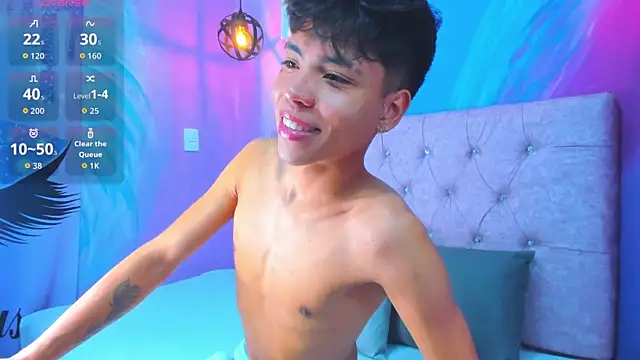 MaxiWildd online show from April 2026 01:16:02 PM