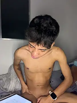 MaxiWildd online show from June 2026 01:28:02 AM