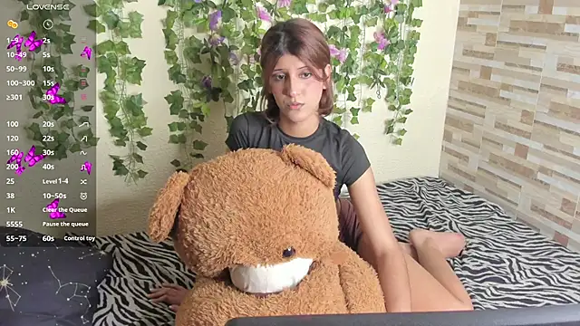 Amy Moonlight online show from December 2025 10:27:01 PM