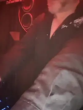 Snapshot of Wir2002Paar chatting on October 2025 12:49:02 AM Wir2002Paar online show from October 2025 12:49:02 AM