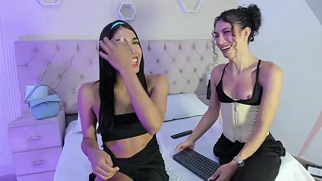 Snapshot of AmbarFoxx_ chatting on September 2025 05:40:01 AM AmbarFoxx online show from September 2025 05:40:01 AM