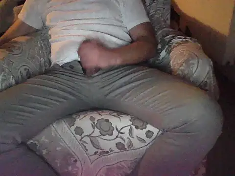 Snapshot of eefeeksr11 chatting on December 2025 05:20:01 PM eefeeksr11 online show from December 2025 05:20:01 PM