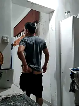 Bradd 32 online show from November 2025 02:10:01 AM