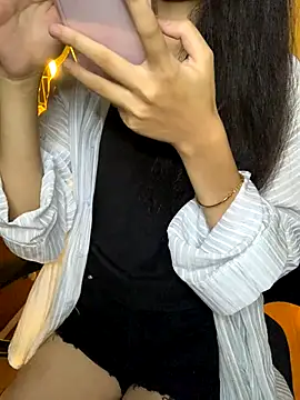 Nhinhi18 online show from October 2025 03:21:01 PM