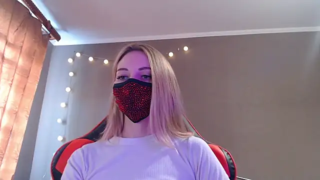 Iris lave online show from October 2025 12:05:01 PM