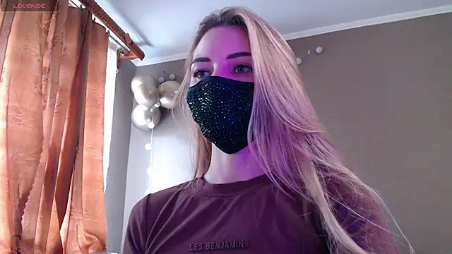 Iris lave online show from November 2025 12:15:02 PM