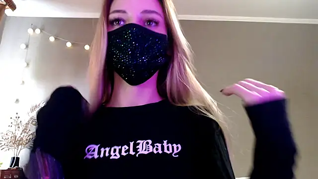 Iris lave online show from May 2026 01:49:02 PM