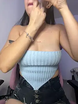 Snapshot of lucy_grey25 chatting on February 2026 05:22:02 PM lucy grey25 online show from February 2026 05:22:02 PM