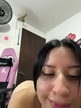 Snapshot of lucy_grey25 chatting on February 2026 01:48:01 AM lucy grey25 online show from February 2026 01:48:01 AM