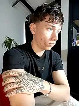 Logan sixxer online show from September 2025 05:24:02 PM