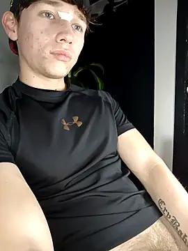 Snapshot of Logan_sixxer chatting on November 2025 10:41:02 PM Logan sixxer online show from November 2025 10:41:02 PM